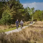 בית נופש Stylish Near Veluwe