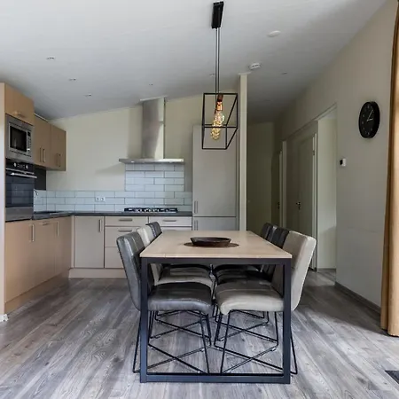 Holiday home Stylish Near Veluwe Hoenderloo