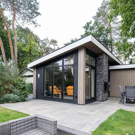 Stylish Near Veluwe Holiday home Hoenderloo